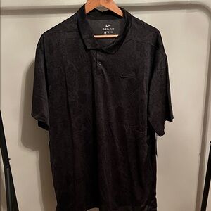 Nike Men's Dark Patterned Polo Shirt